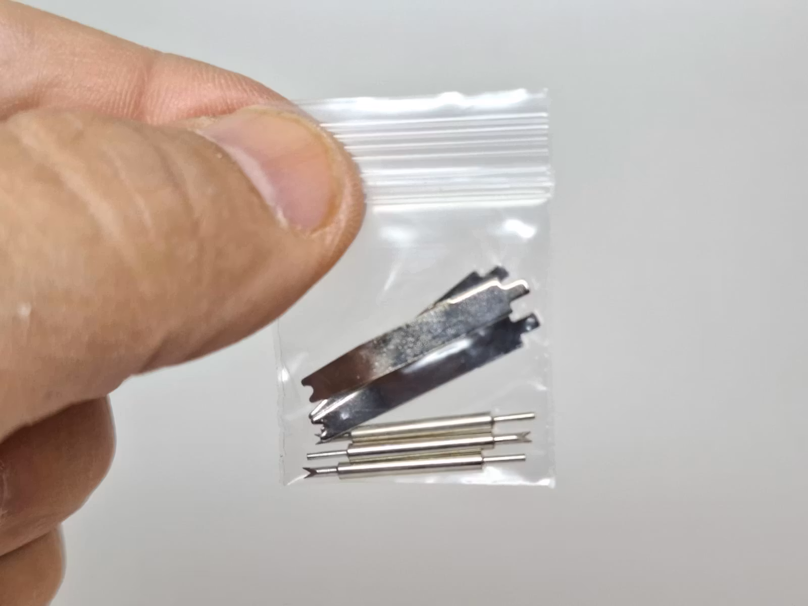 Bandstiftsverktyg + tillbehör (Verktyg för byte av klockarmband)