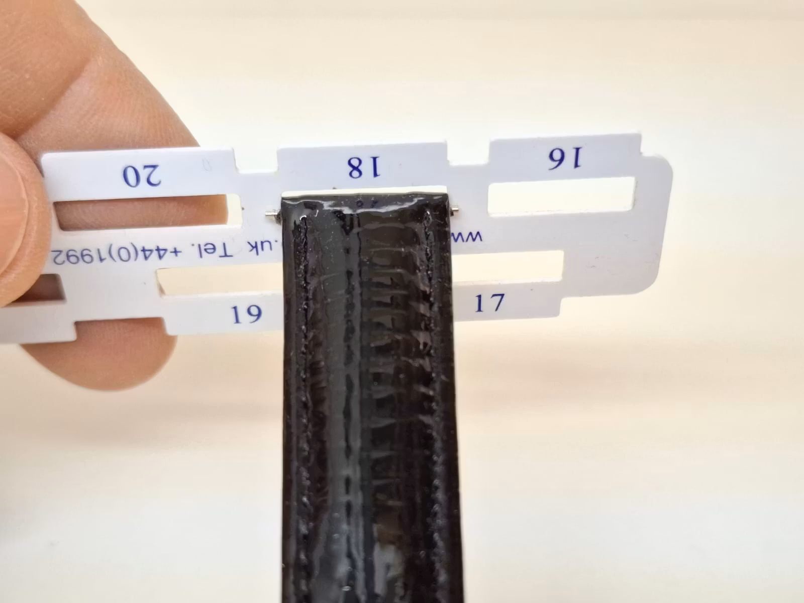 Armband SVART "Glansig" (18 mm)