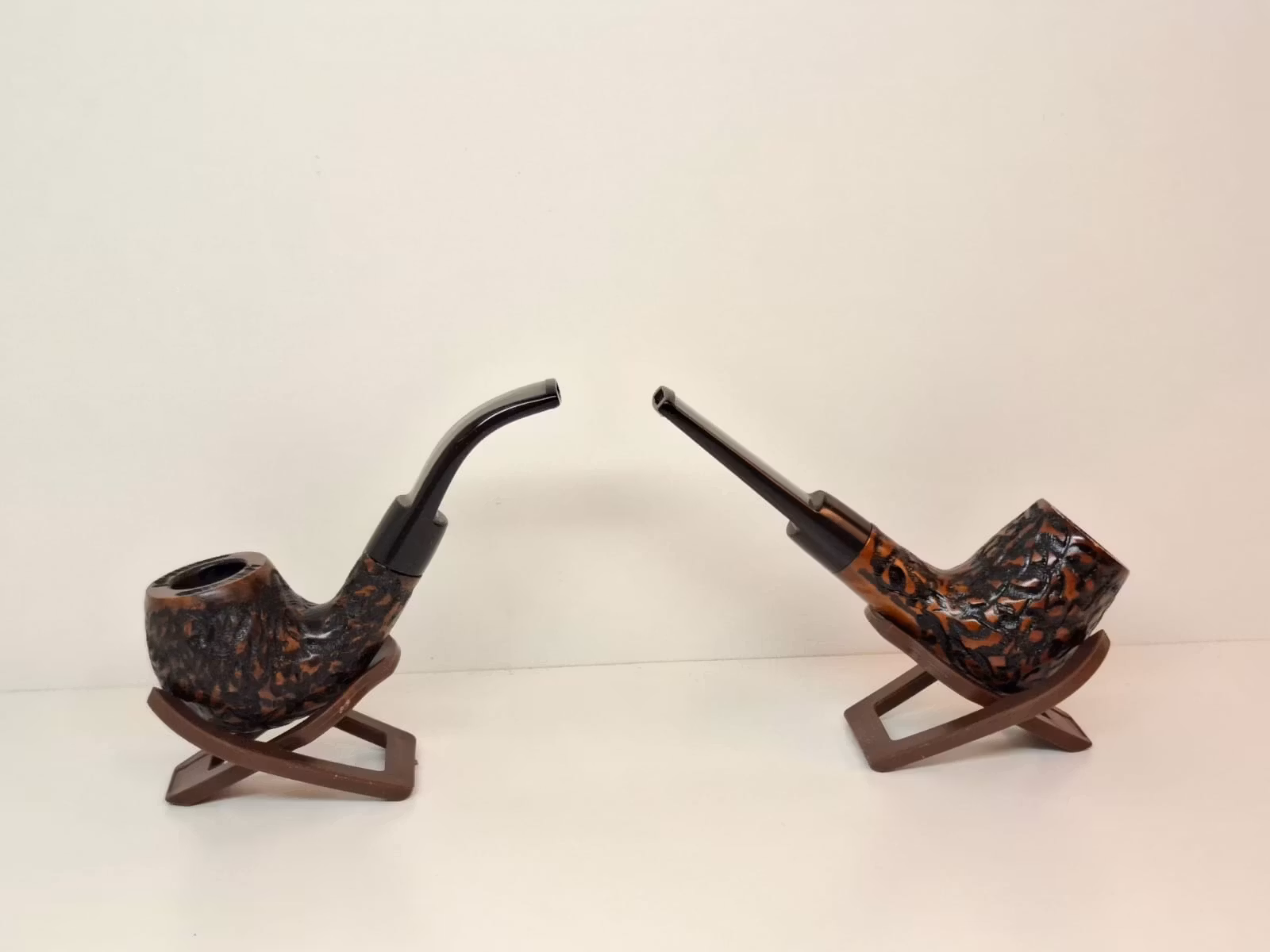 2 stycken Angelo pipor (rak + böjd) + Pipställ