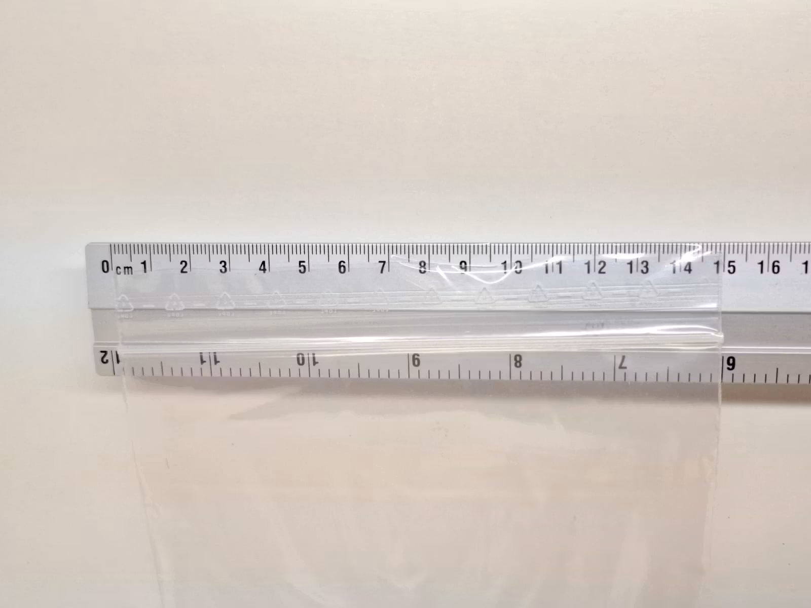 DISPLAY: Blixtlåspåsar / Zippåsar: 150x180 mm