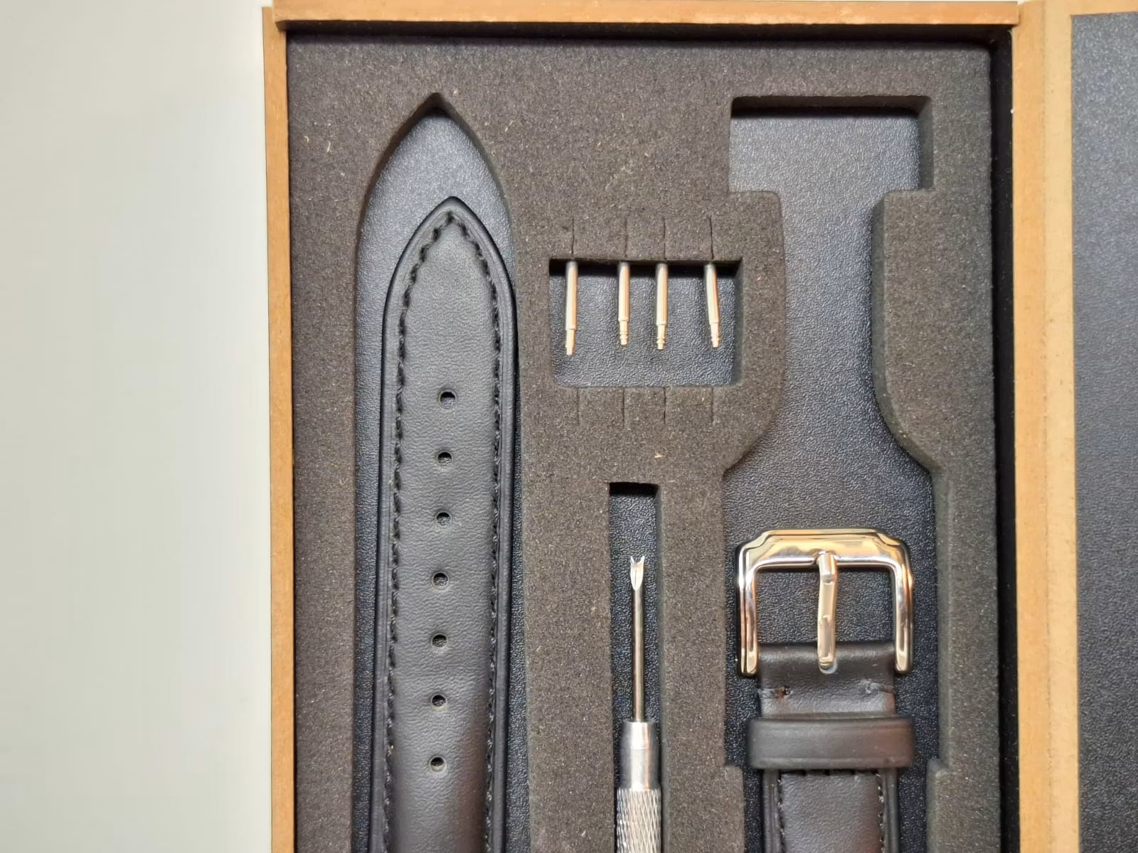 Armband SVART (17 mm) + tillbehör