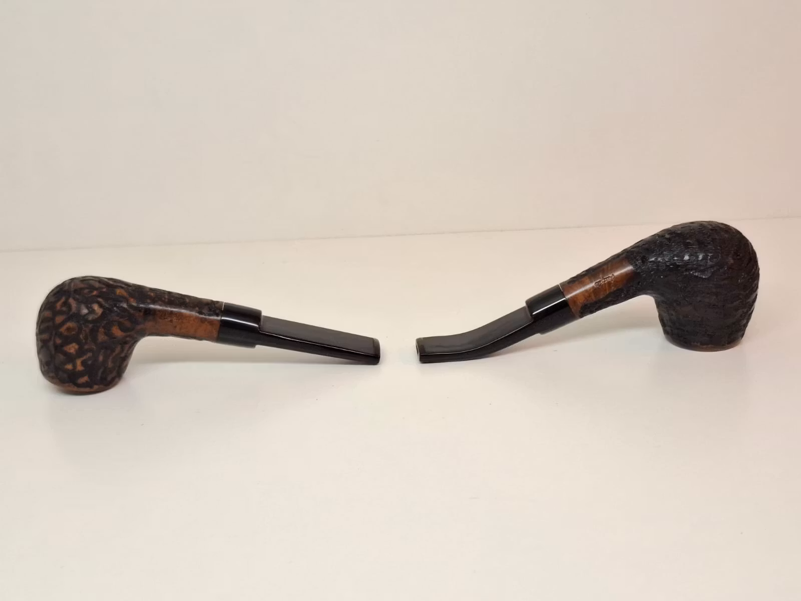 2 stycken Angelo pipor (rak + halvböjd) + Pipställ