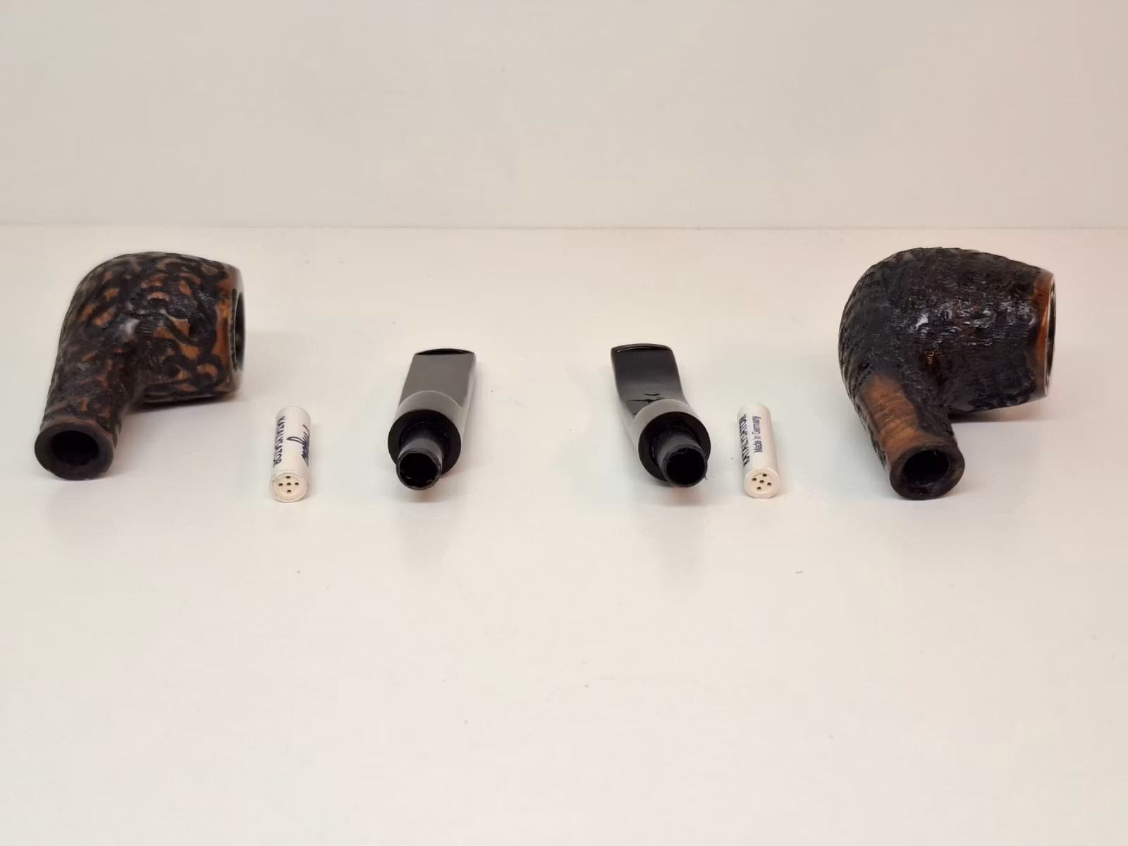 2 stycken Angelo pipor (rak + halvböjd) + Pipställ