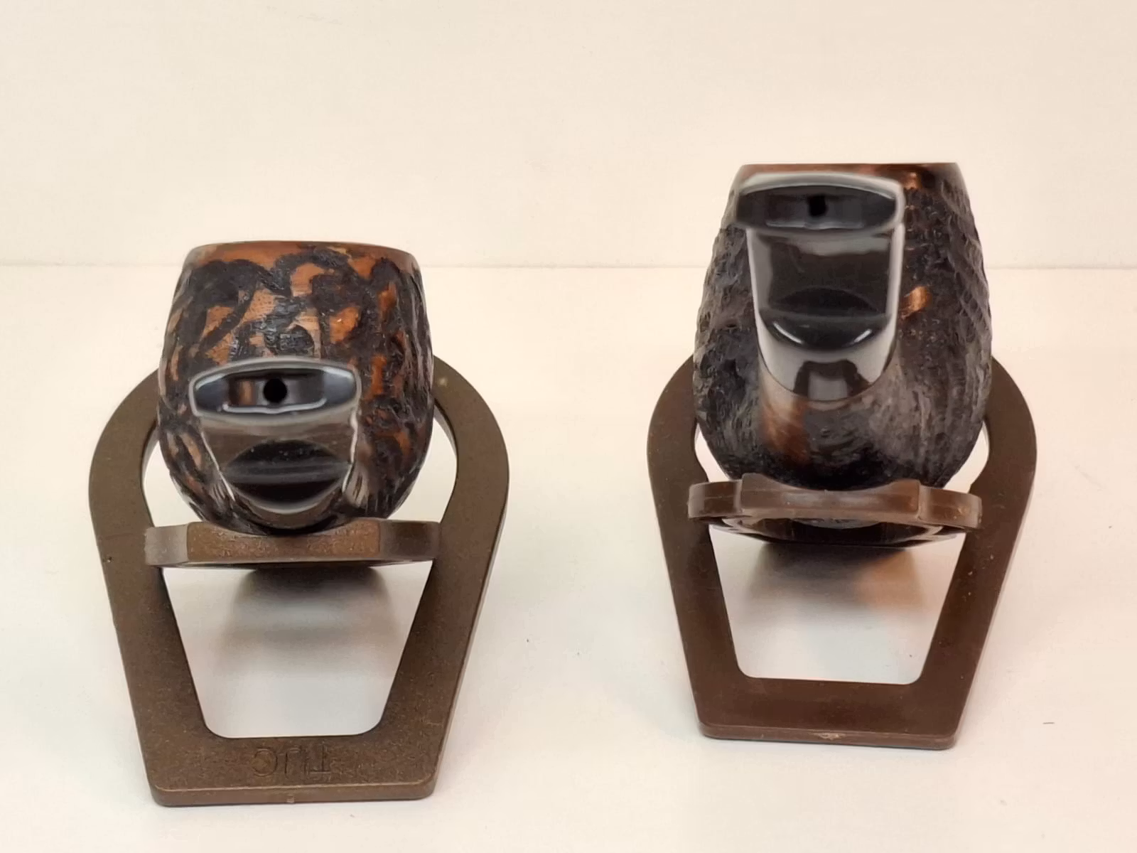 2 stycken Angelo pipor (rak + halvböjd) + Pipställ