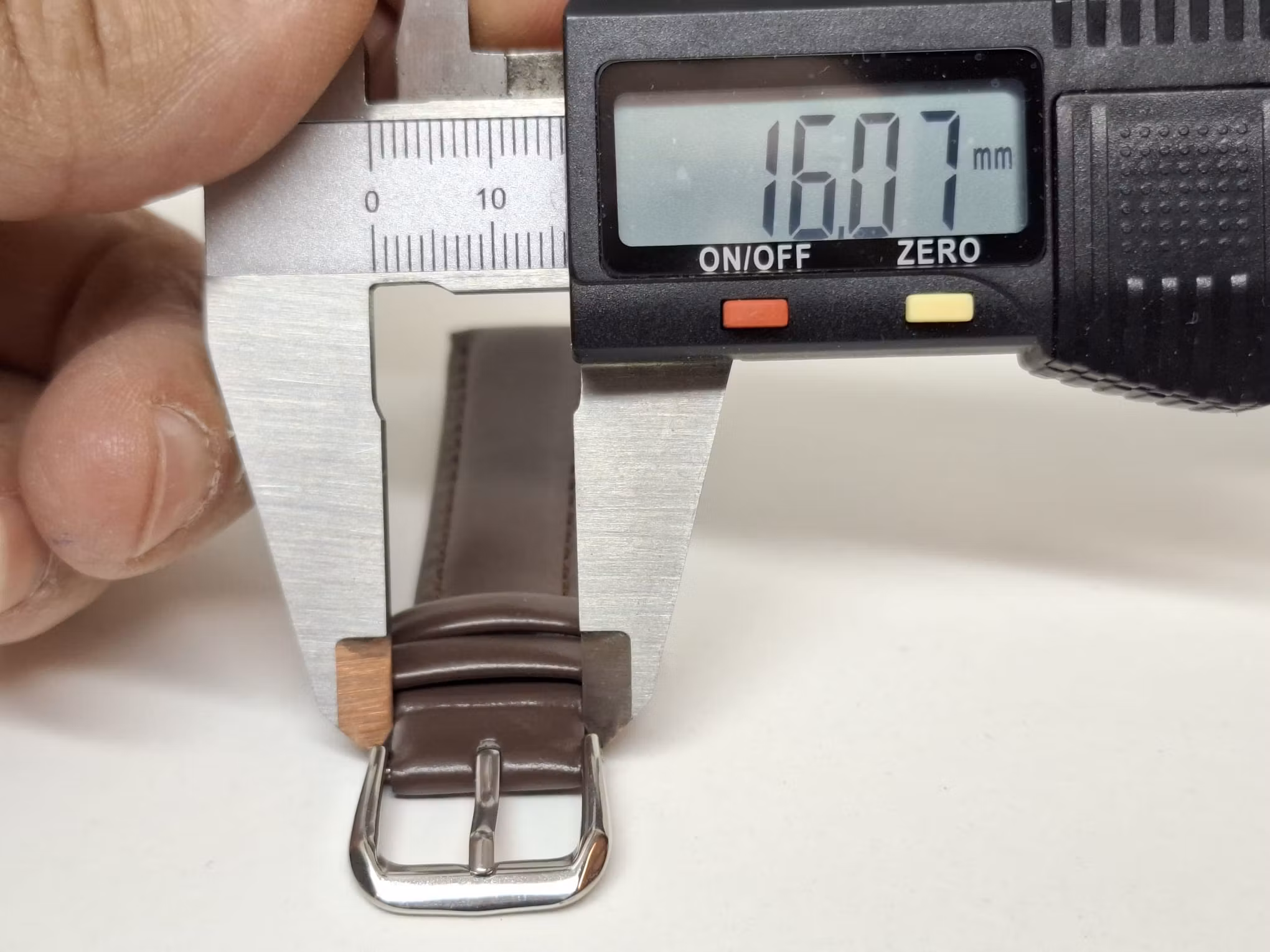 Armband BRUN (18 mm) + tillbehör