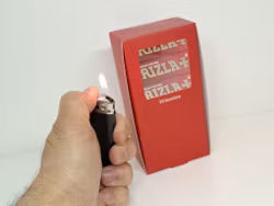 DISPLAY: Rizla Röd Mini (50 st)