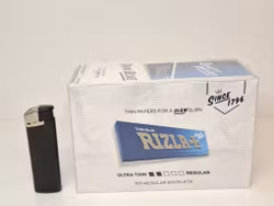 DISPLAY: Rizla Ljusblå Mini (100 st)