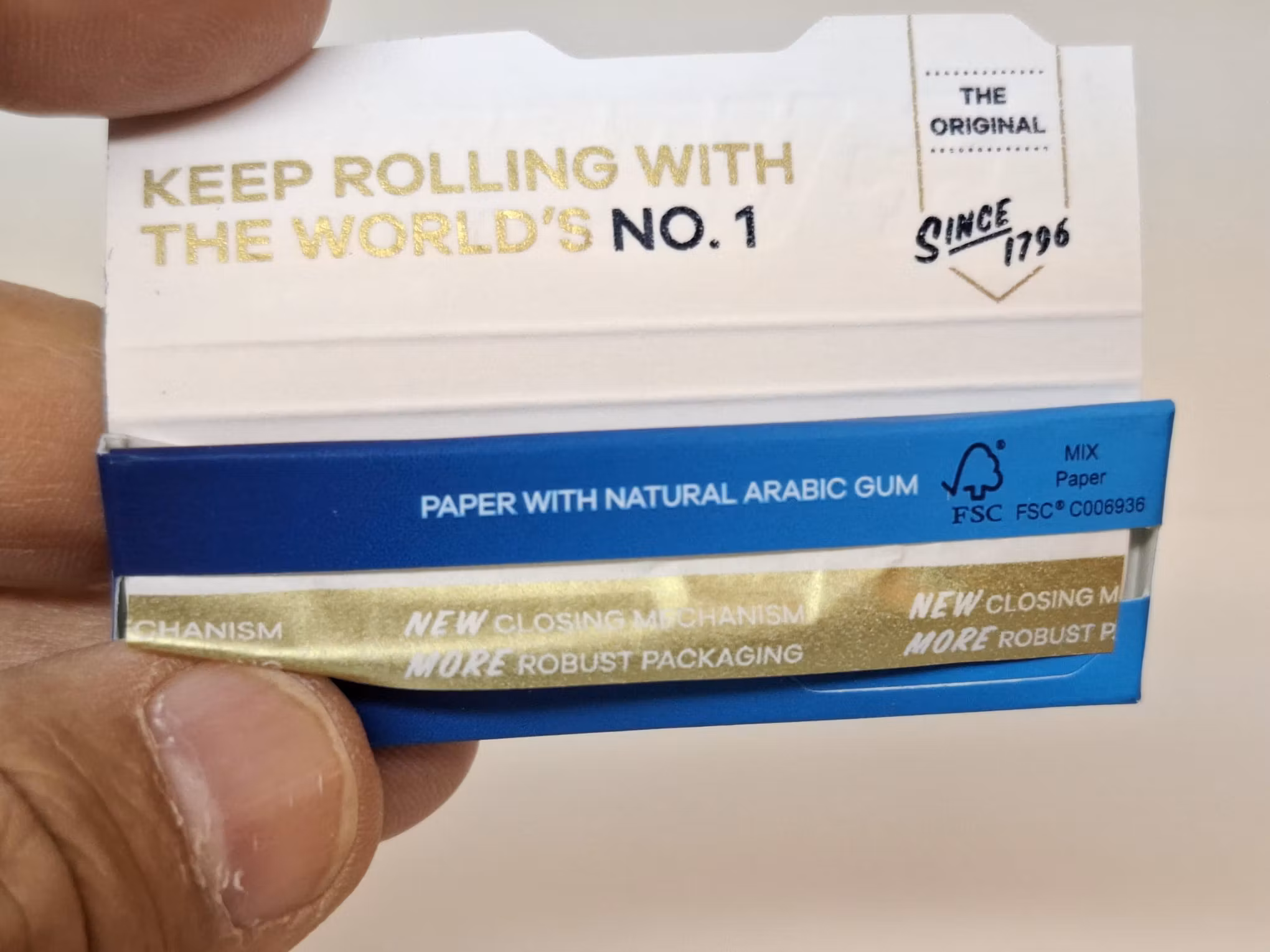 DISPLAY: Rizla Ljusblå Mini (50 st)
