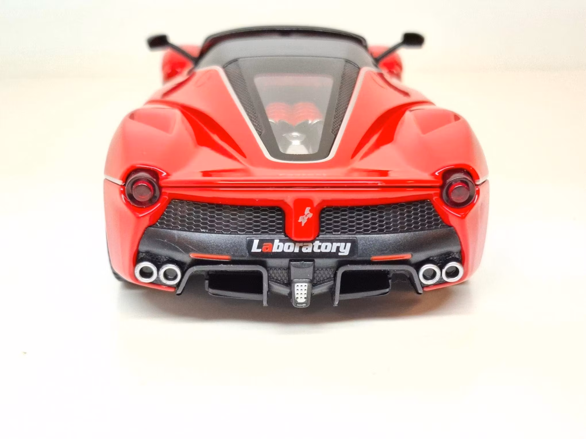 Modellbil Sportbil Aperta (Diecast) - Skala 1:22