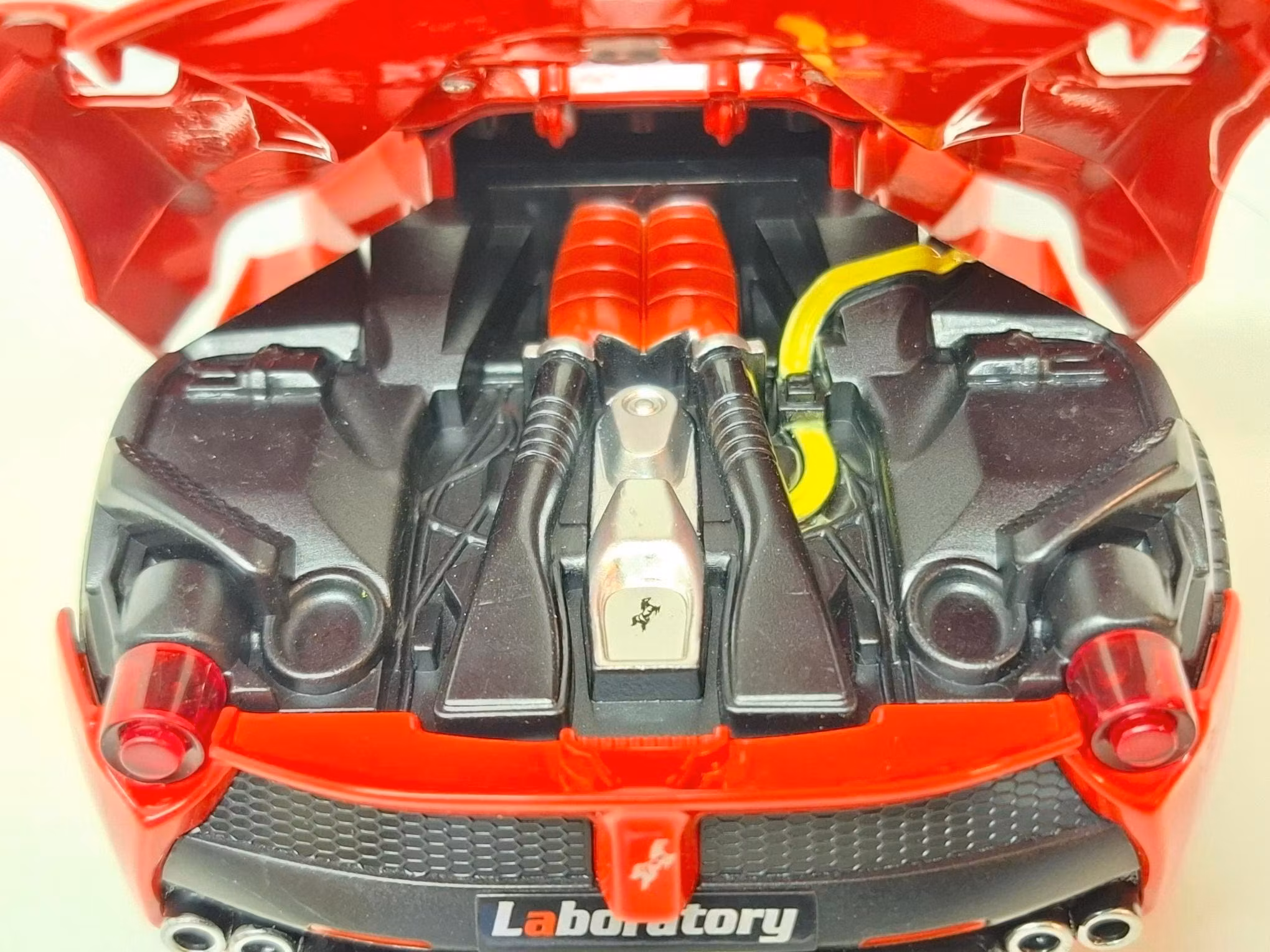 Modellbil Sportbil Aperta (Diecast) - Skala 1:22