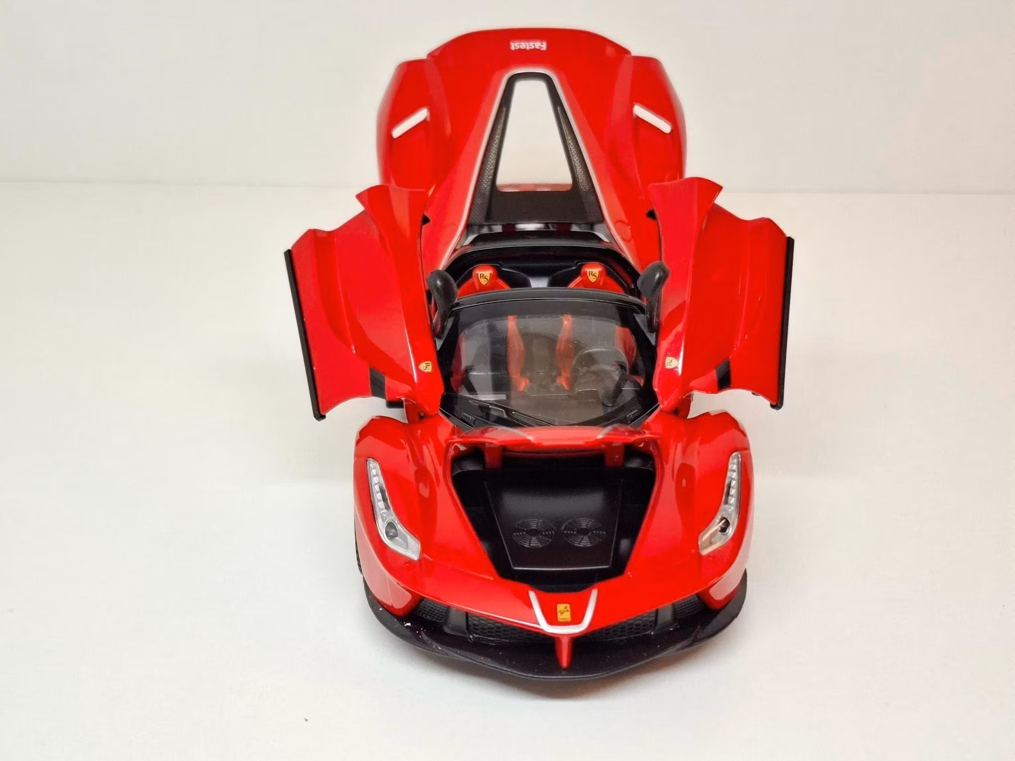 Modellbil Sportbil Aperta (Diecast) - Skala 1:22