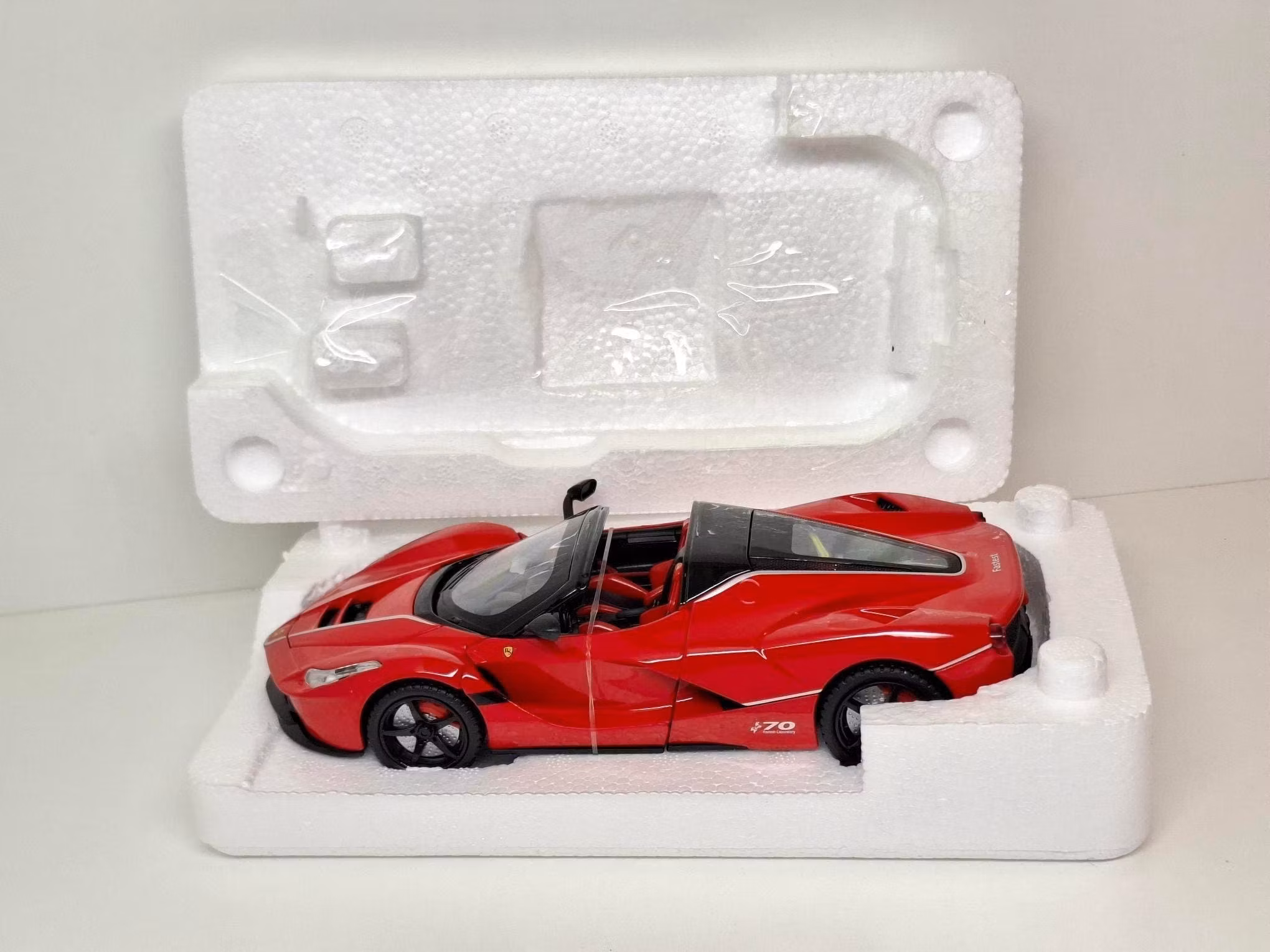 Modellbil Sportbil Aperta (Diecast) - Skala 1:22