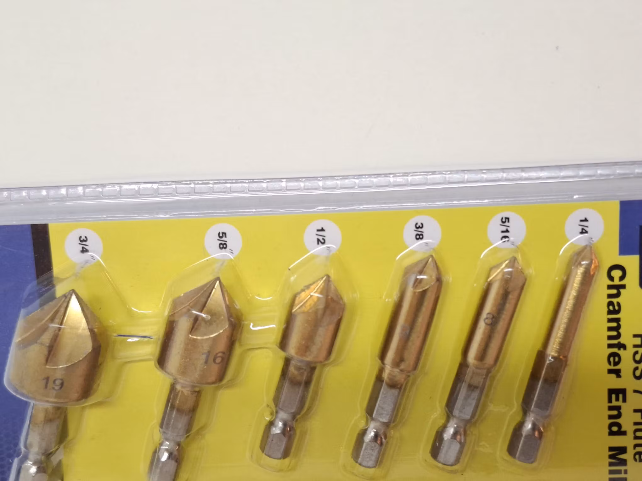 Verktygsset: 7 delar (Automatkörnare + 6 borrar)