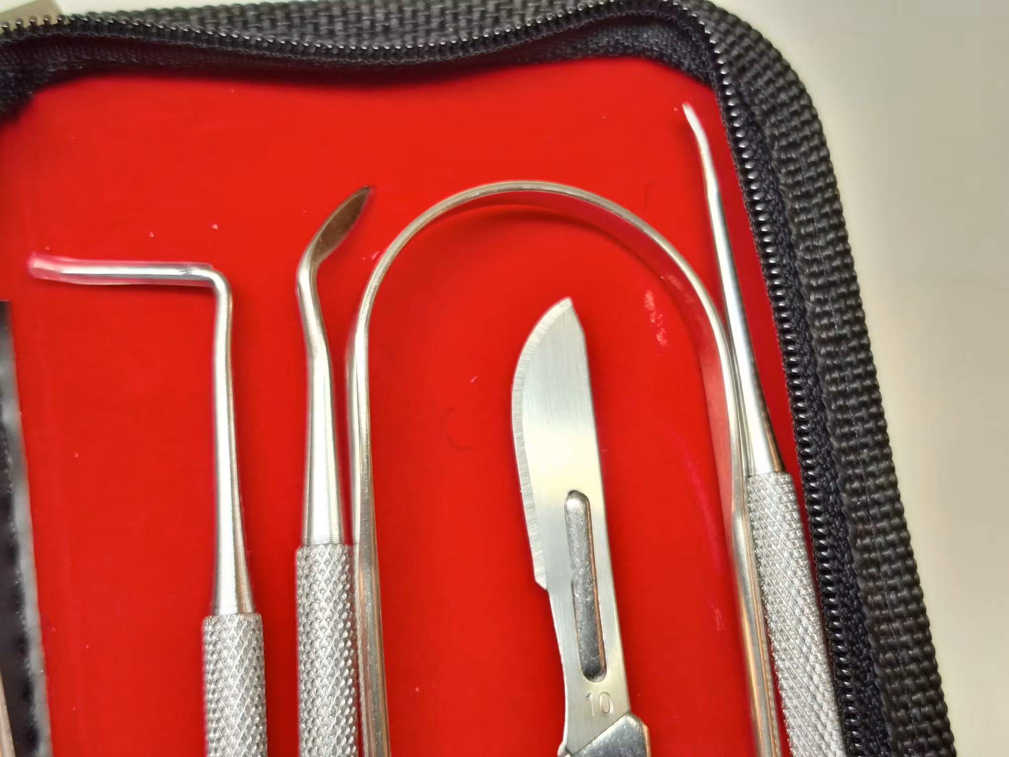 Set med 11 stycken verktyg (Tandläkare)