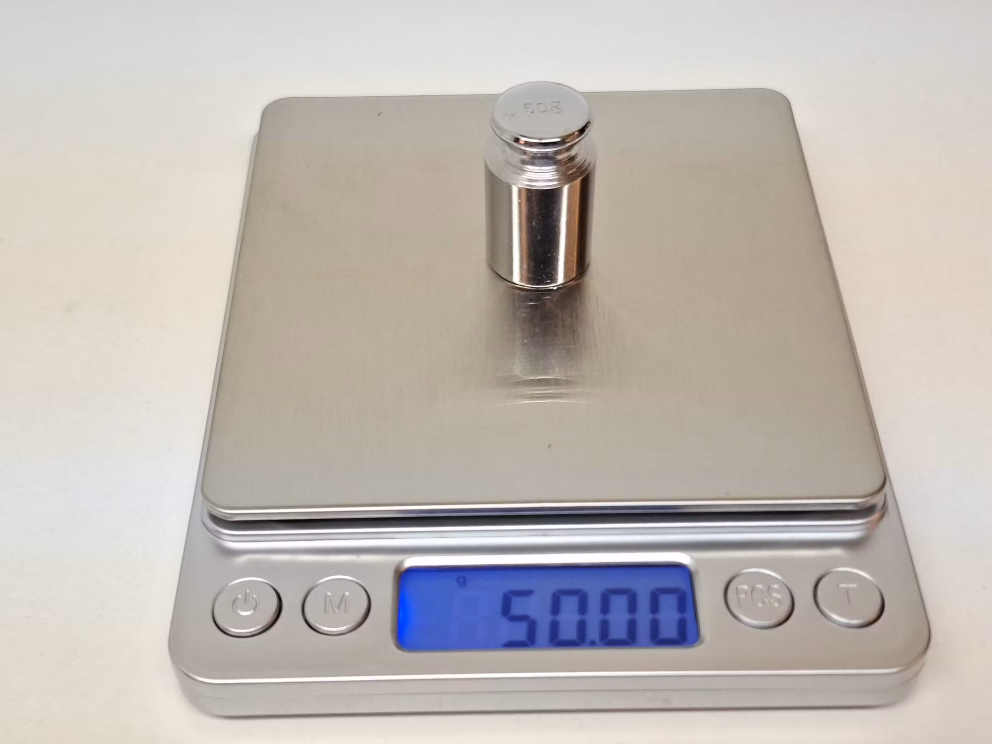 Digitalvåg (500 / 0.01 gram) + Vikt (50 g)