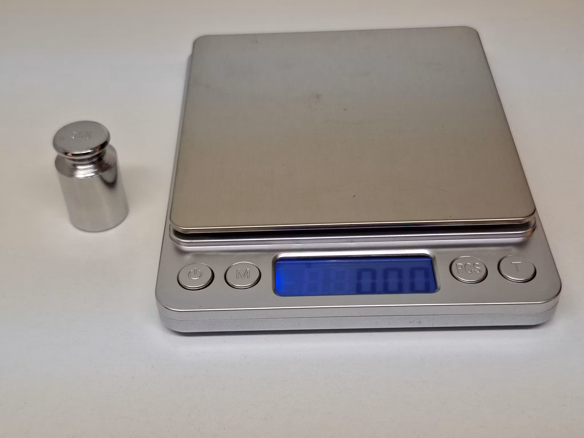 Digitalvåg (500 / 0.01 gram) + Vikt (50 g)