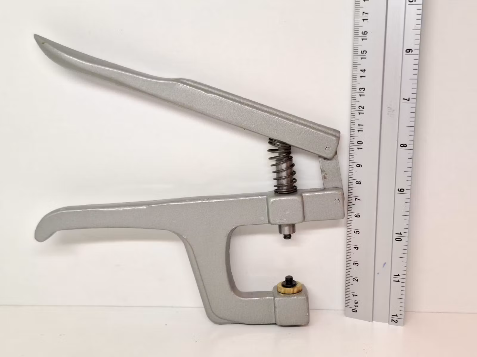 Boettpress (Handpress) + Pressplattor (11st) Klockverktyg / Urmakeriset