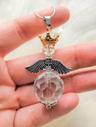 Halsband med handgjord ängel i kristall