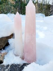 Rosen kvarts obelisk 1 kg