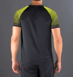 Camiseta Feisty Sleeves Black Yellow