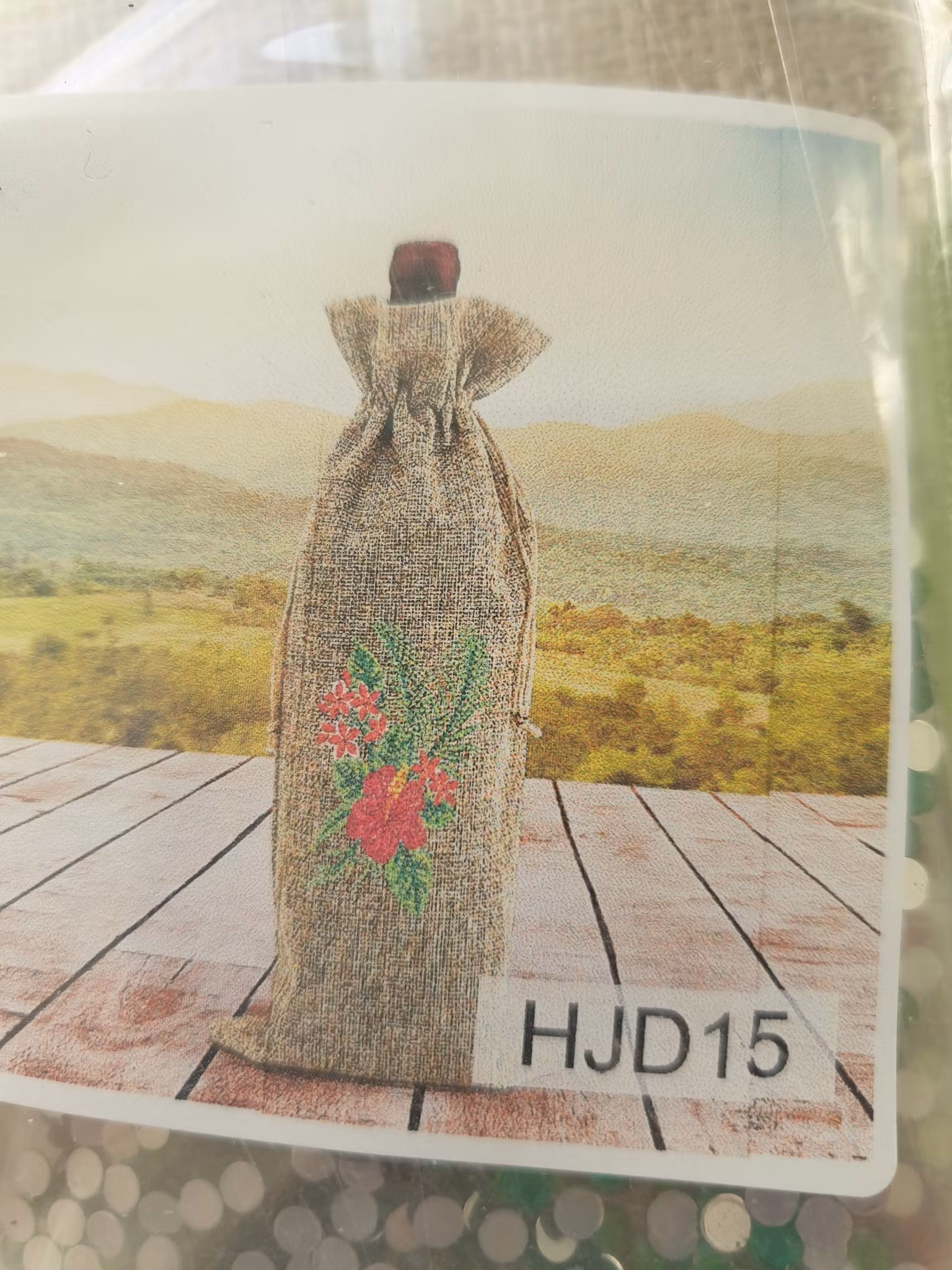 Vinpose med hawaiirose