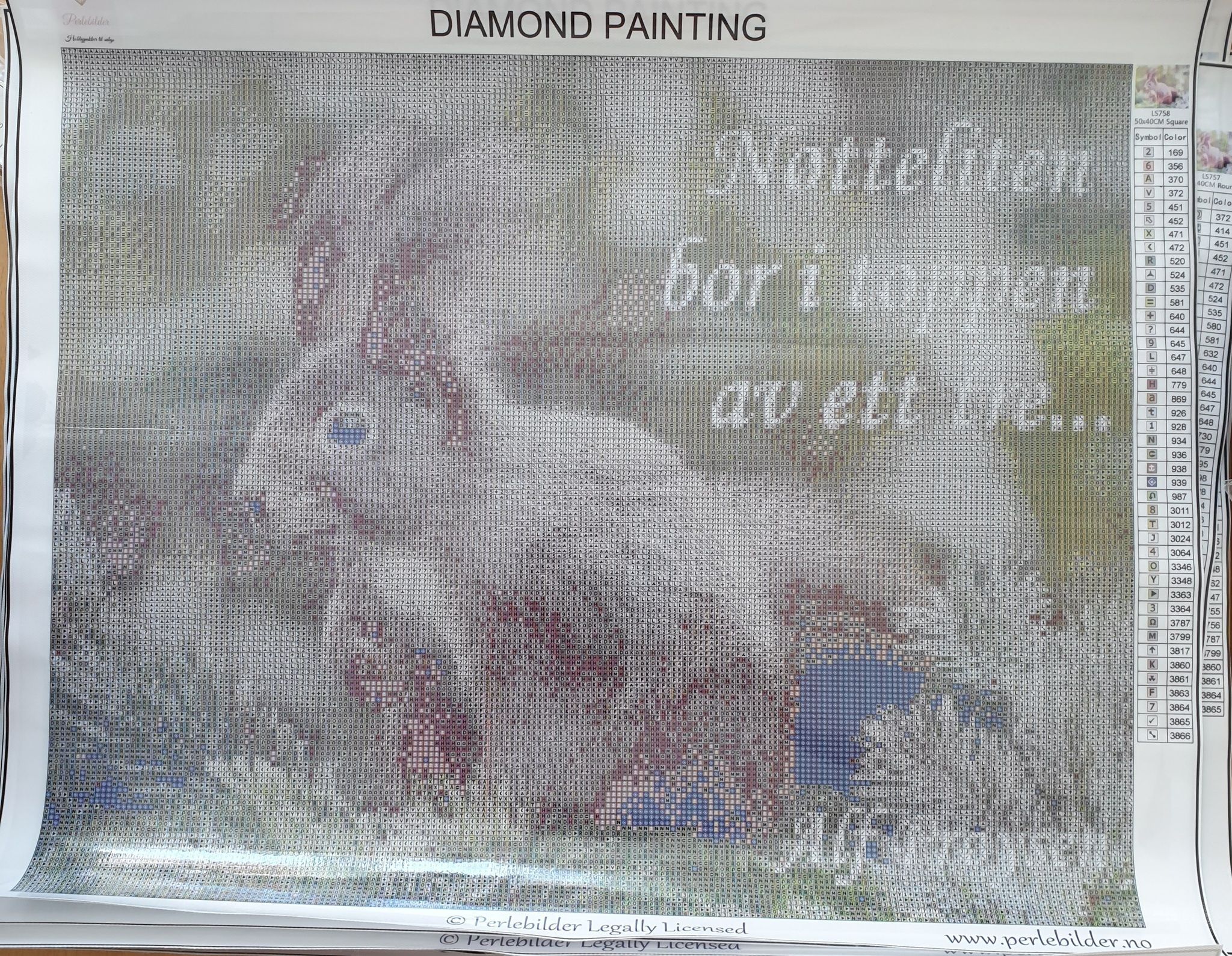 Nøtteliten ©Perlebilder