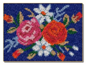 Knyteteppe en bukett blomster ferdig montert bunn og med bakstykke 52x38 cm