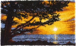 Stort knyteteppe solnedgang ferdig montert bunn med bakstykke 109x66 cm