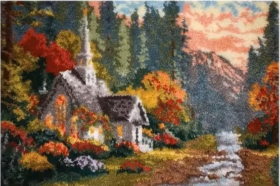 Knyteteppe kirke i høstnatur med bakstykke 52x38 cm