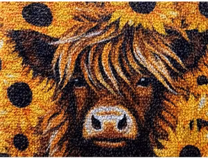 Knyteteppe highland ku med bakstykke 52x38 cm