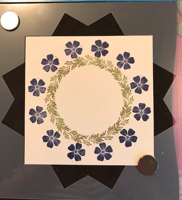 3249-Stencil Kransmall 12 uddar ca  7 x 7 cm