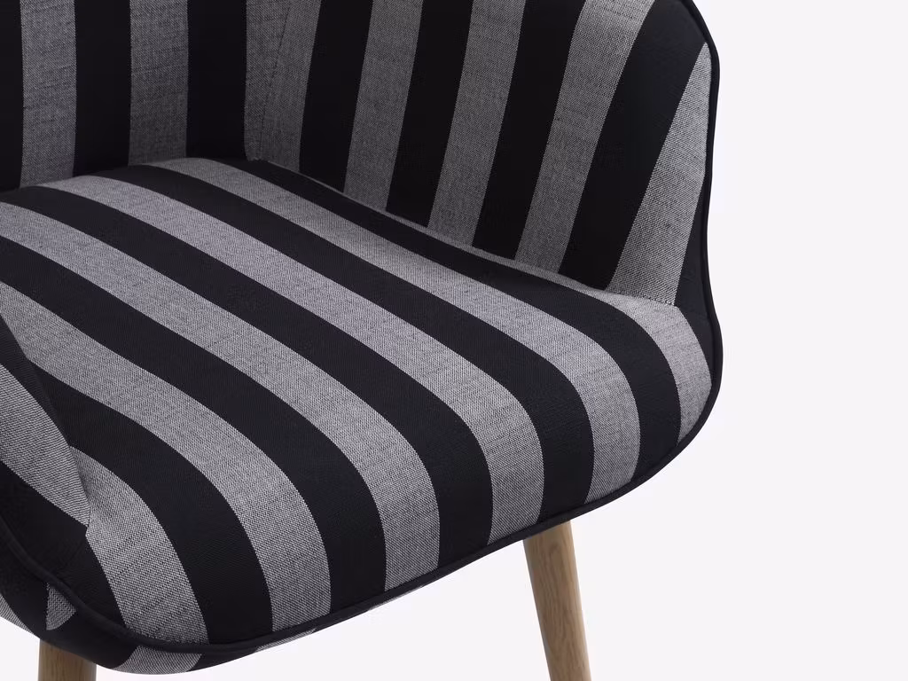SIMESTED Fåtölj – Randig Svart/Beige i Tyg – Elegant och Bekväm