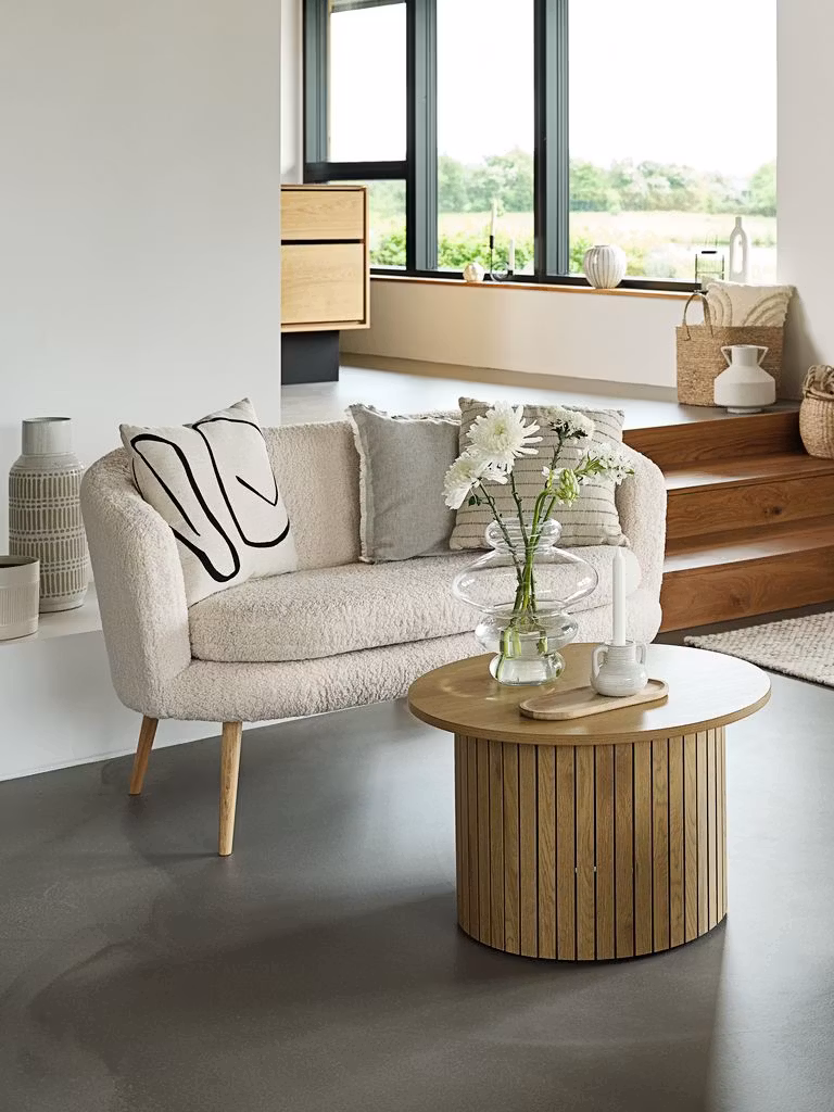 GISTRUP 2-sits Soffa – Offwhite Teddy – Modern Komfort med Tidlös Elegans