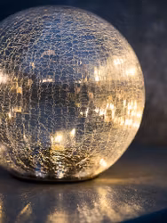 Solcellslampa HAVSVALE Ø20×H29 cm – Kristallklar glaskula med 20 varmvita LED & automatisk tändning