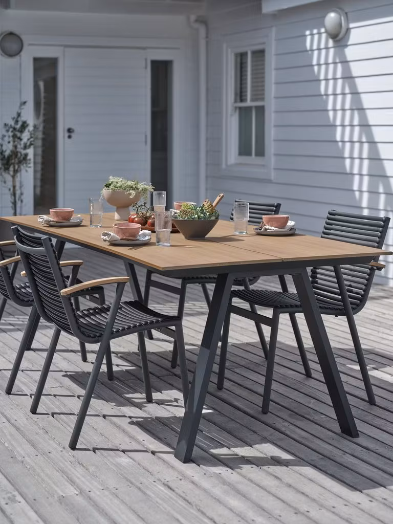 FAUSING Trädgårdsbord 100×220 cm – Naturfärgad elegans för stora sällskap
