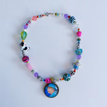 A queens jewelry can not be touched Charm Necklace