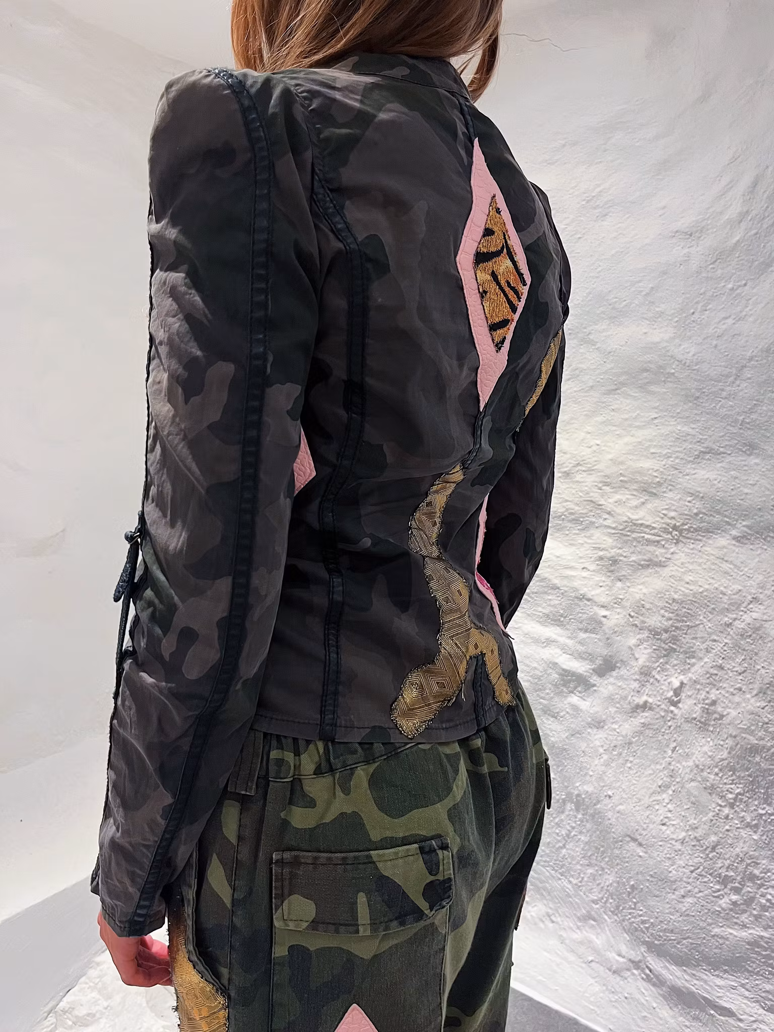 So fine, makes a blind man see her Jacket