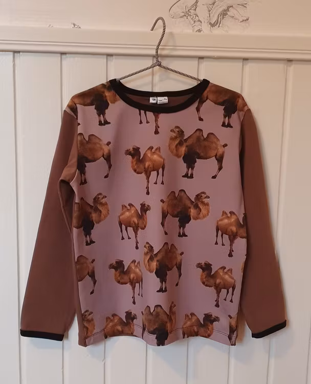 Tröja med kameler, 70%