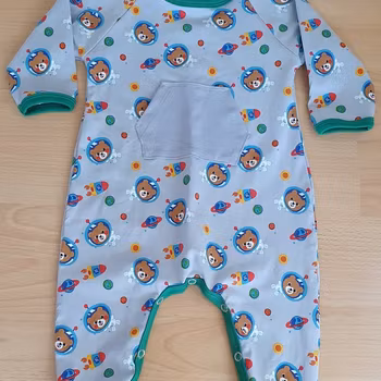 Jumpsuit/pyjamas-rymdnallar