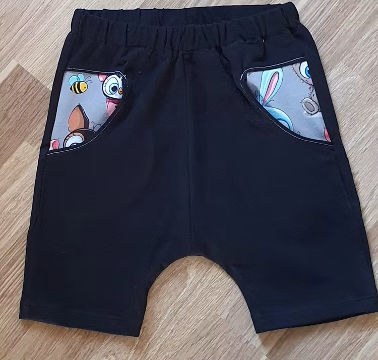 Bilden föreställer shorts i ekologisk jersey/trikå.