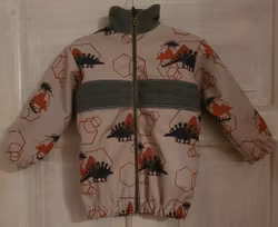 Härlig skaljacka i softshell med dino-motiv