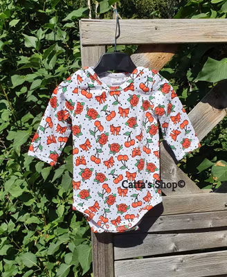 Babybody med rosor och körsbär – ekologisk (2:a sortering)