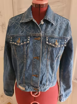 Handbroderad Jeansjacka med Sashiko - Unik Stil
