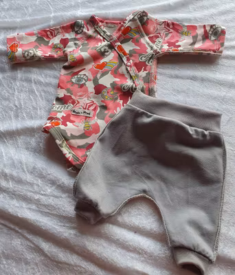 Prematur set – Babybody & byxa “Awesome” - Ekologisk