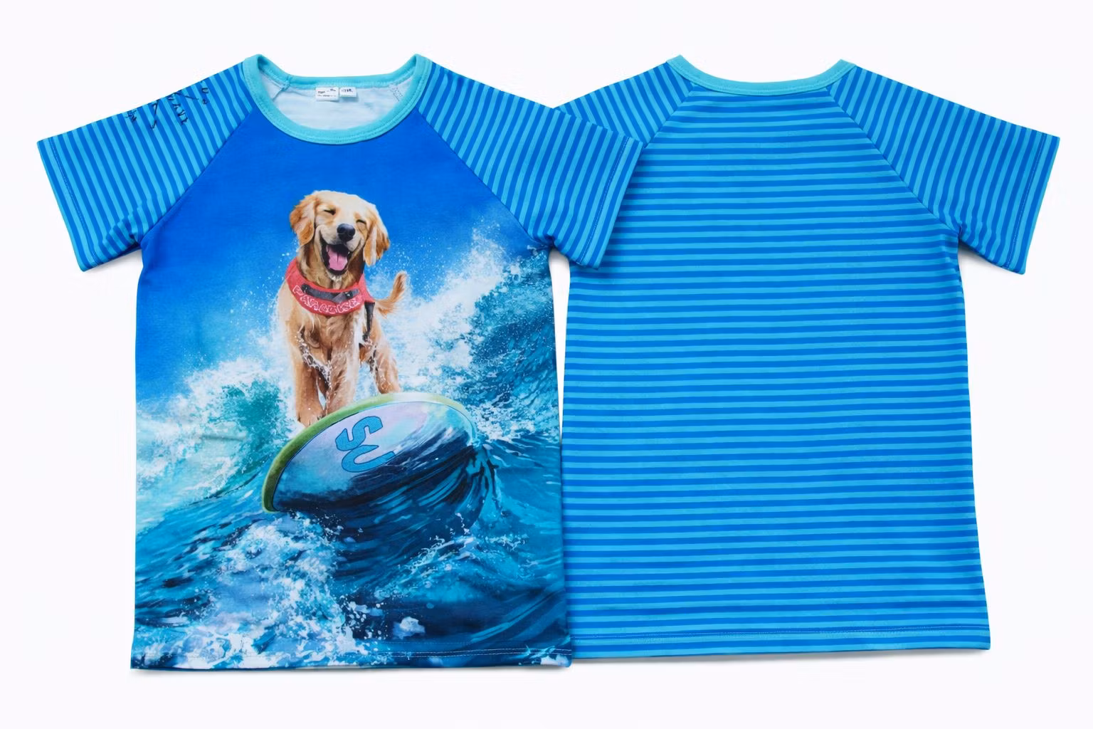 Barn T-shirt med surfande hund – randig baksida – ekologisk jersey