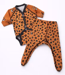 Ekologiskt prematur set med leopardmotiv – Ett hjärtligt hantverk