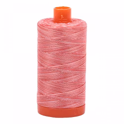 Aurifil - 4668/50  Strawberry Parfait - Rød flerfarget