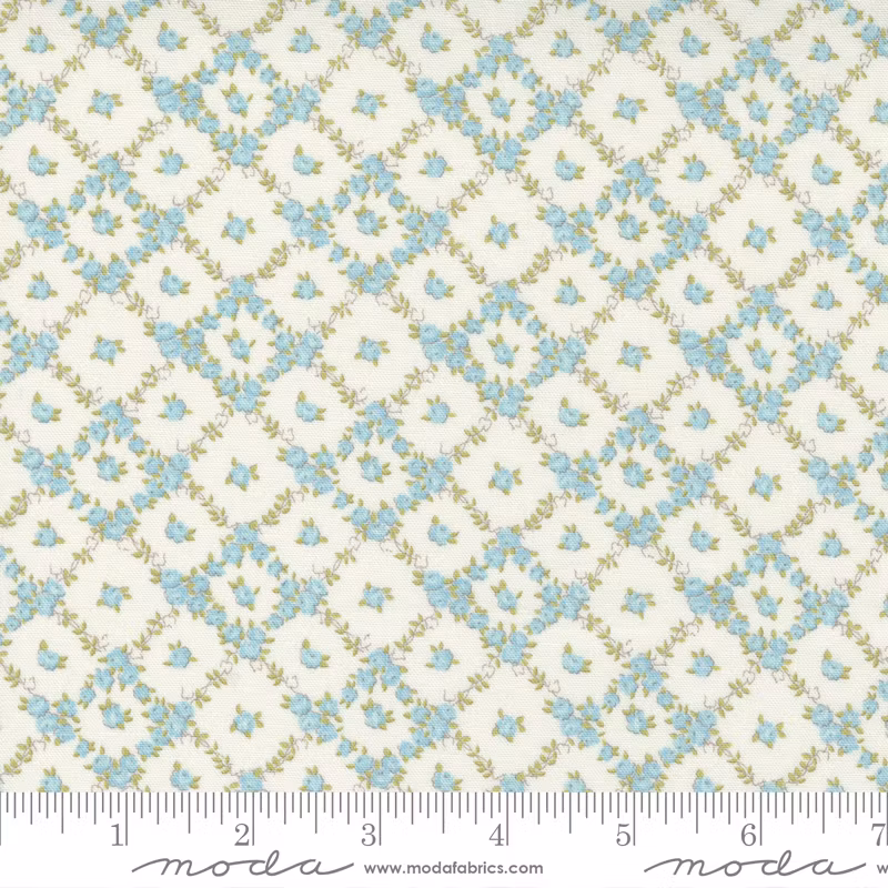 Cottage Linen Closet Linen Sea-småblomstrt