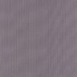 mørk brun med bittesmå hvite prikker