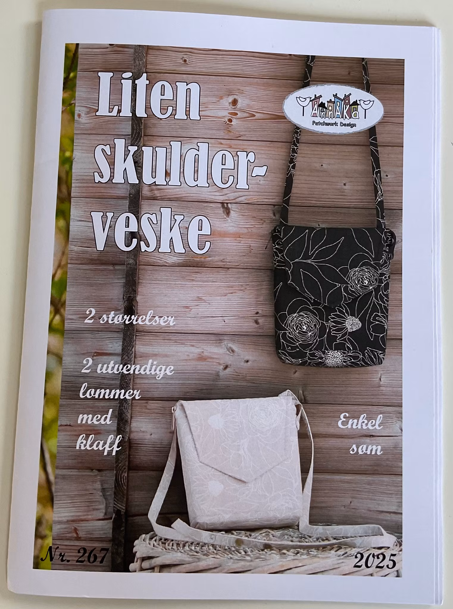 Annaka- Liten skulder veske